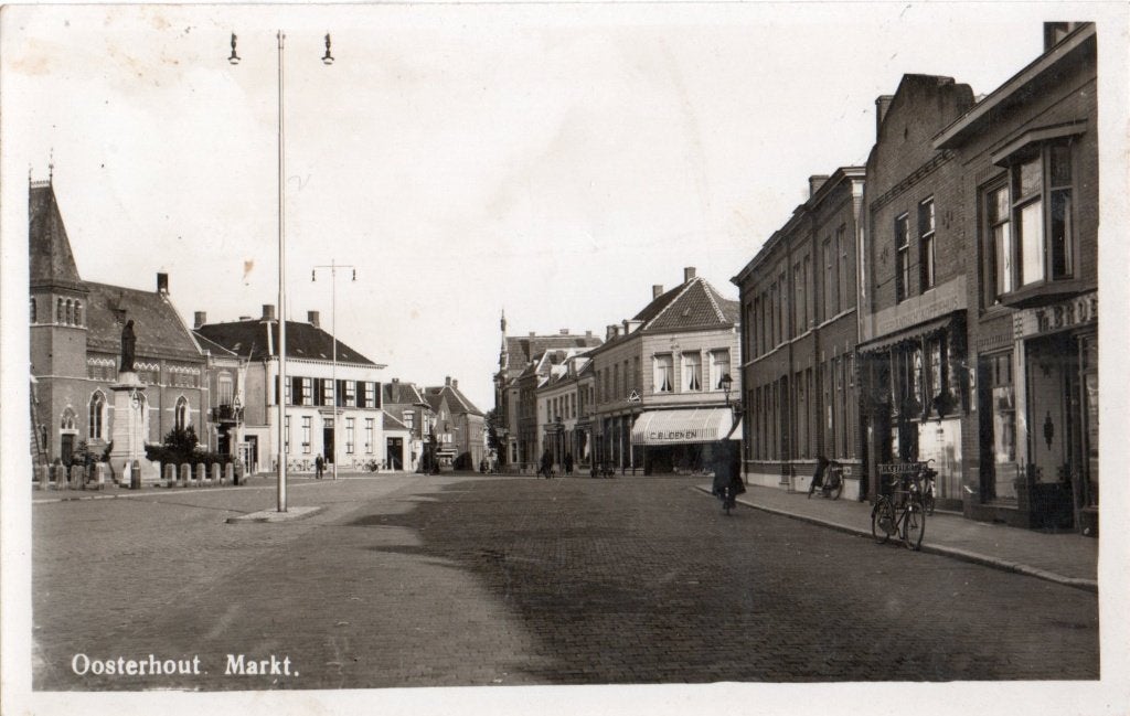 Oosterhout, Markt met winkels. 6952, Verzenden, 1940 tot 1960, Gelopen, Noord-Brabant