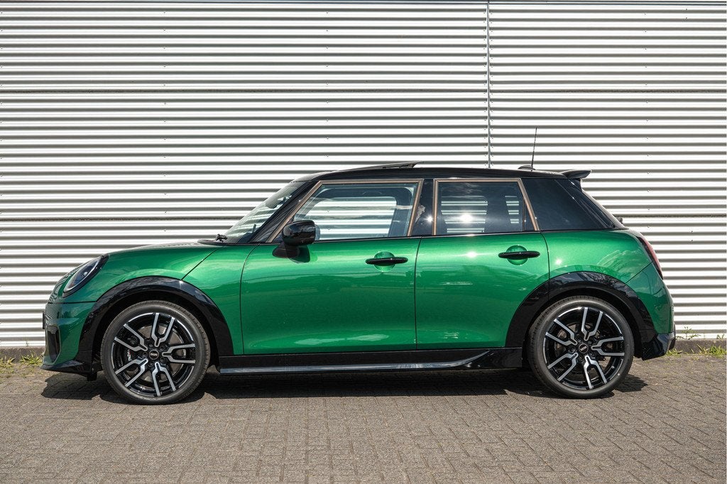 MINI Hatchback Cooper C Automaat / John Cooper Works / Pakke, Auto's, 156 pk, Met garantie (alle), Bedrijf, 3 cilinders