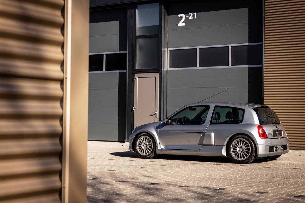 Renault Clio V6 3.0-24V RS Phase I (230pk) 21.444 km - COLLE, 230 pk, Achterwielaandrijving, Gebruikt, 2946 cc