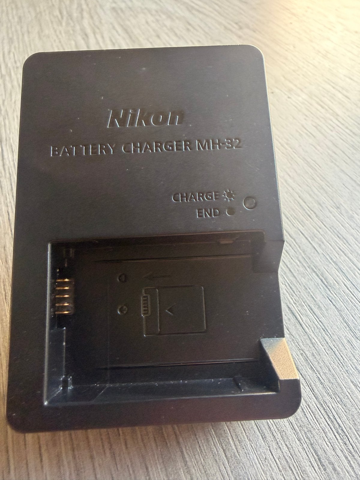 Nikon MH-32 Batterijlader voor camera, Ophalen of Verzenden, Nieuw