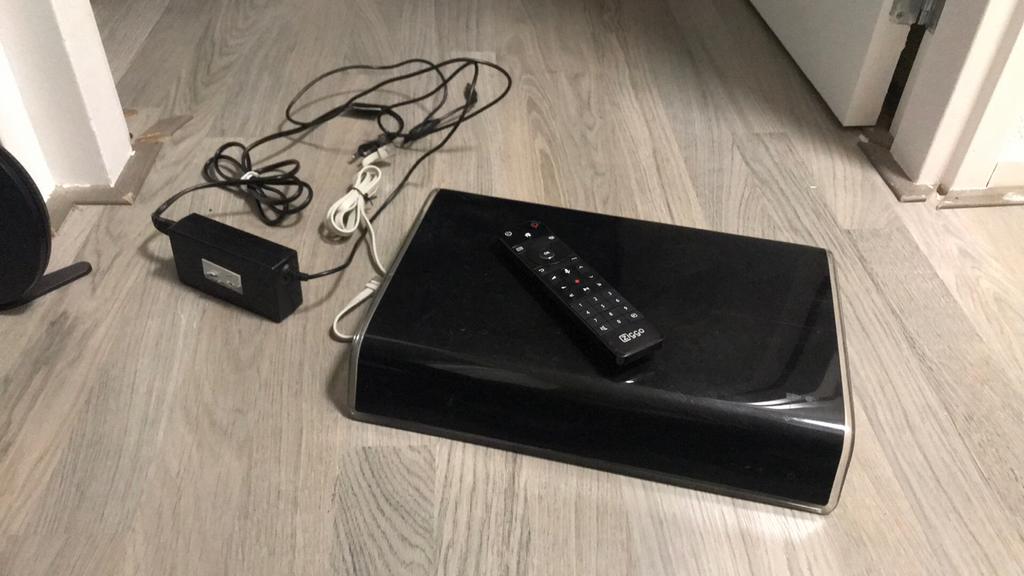 Ziggo mediabox XL met afstandsbediening, Ophalen of Verzenden, Gebruikt