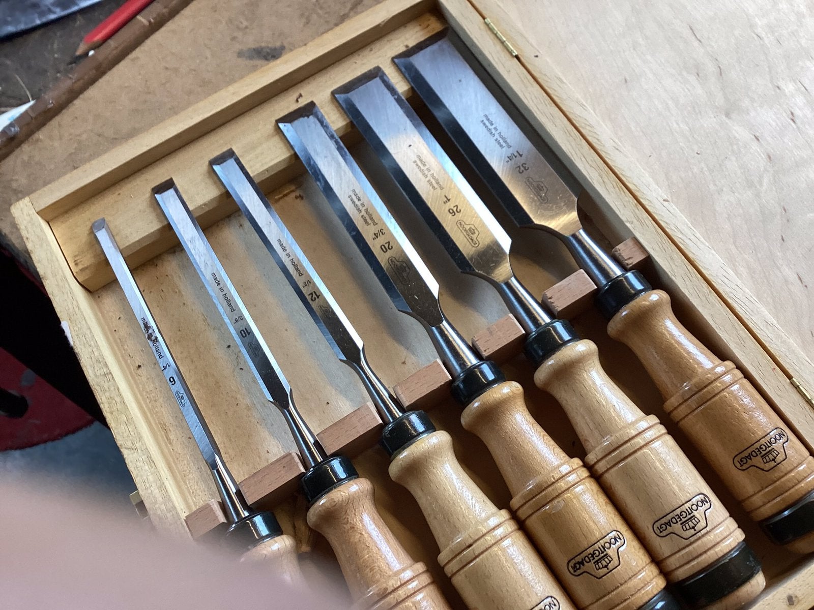 Nooitgedagt beitels met kistje, Antiek en Kunst, Antiek | Gereedschap en Instrumenten, Ophalen of Verzenden