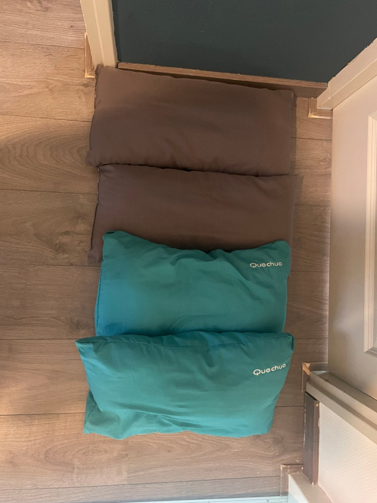 Set van 4 kussens: 2x IKEA grijs, 2x Quechua blauw, Ophalen, Gebruikt, Overige merken, Meerkleurig
