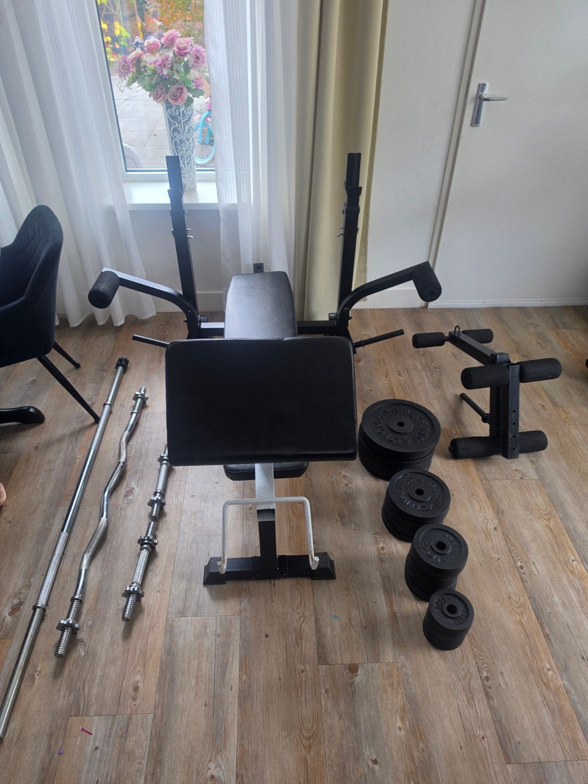 complete fitness set 117kg, halterbank halterstang dumbells, Ophalen, Gebruikt, Borst