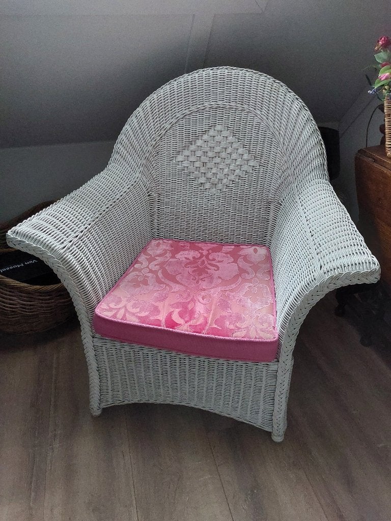 Prachtige izgst witte rotan fauteuil, zit heerlijk is fraai, Ophalen, 75 tot 100 cm, Zo goed als nieuw, Riet of Rotan