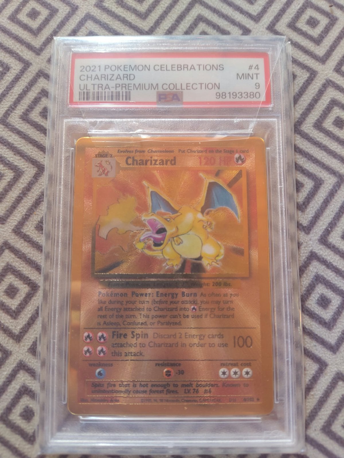 Charizard ultra premium celebrations gold, Ophalen of Verzenden, Zo goed als nieuw