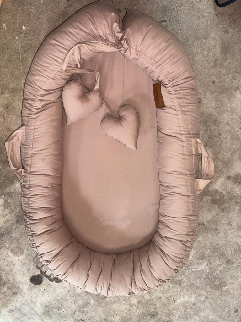 Baby nestje/babynest - beige - Vlekje, zonder hoofdkuss, Ophalen, Gebruikt, Overige typen