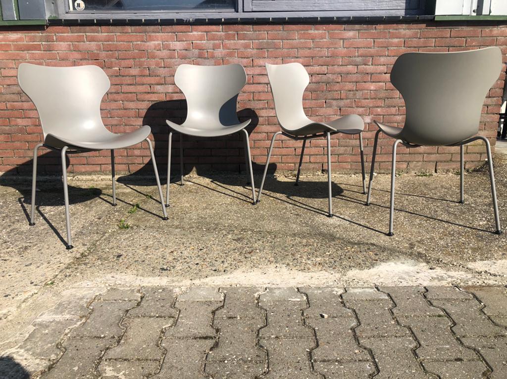 B&B Italia 4 x stoelen Shell Naoto Fukasawa binnen/buiten, Tuin en Terras, Tuinstoelen, Zo goed als nieuw, Stapelbaar, Ophalen of Verzenden