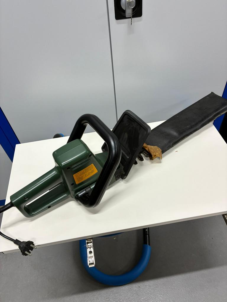Heggeschaar Black en Decker, Ophalen, Gebruikt, Elektrisch