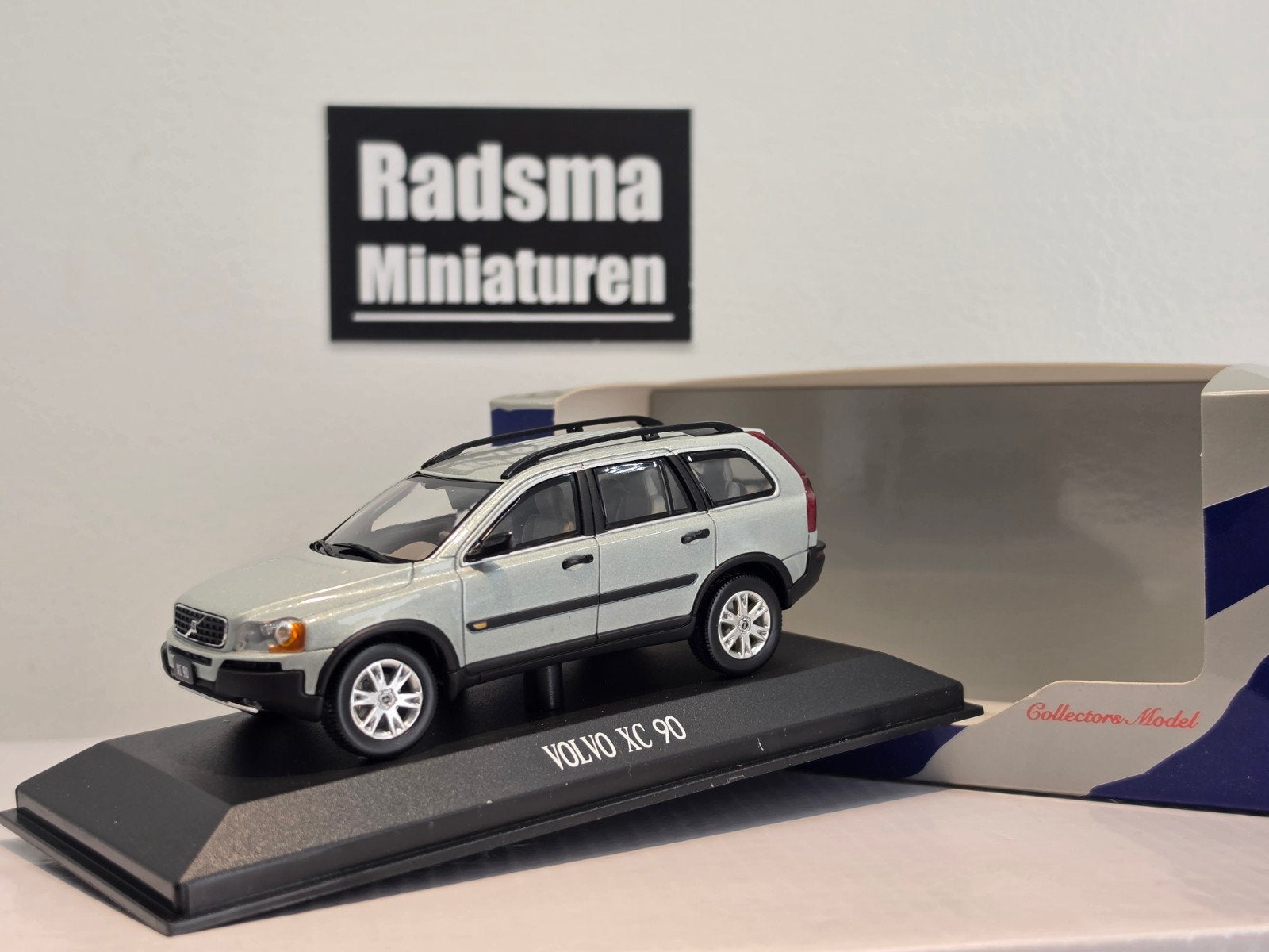 Volvo XC90 Phase1 - 1:43 Minichamps, Auto, Ophalen of Verzenden, Zo goed als nieuw, MiniChamps