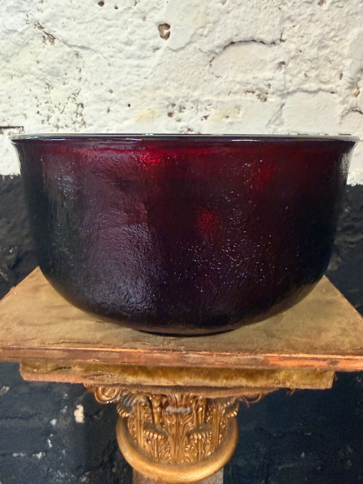 Vintage Arcoroc France Sierra schaal ruby red rood glas, Gebruikt, Ophalen of Verzenden, Overige stijlen, Glas