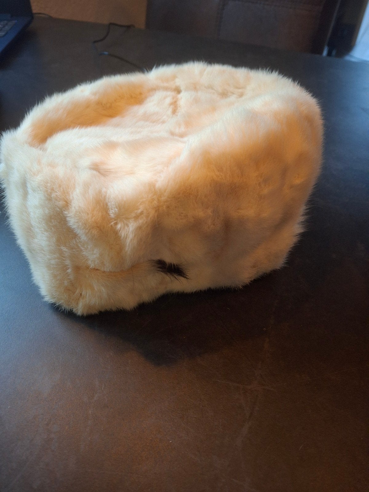 Vintage Russische bontmuts van nerts, maat 6, Onbekend, Ophalen of Verzenden, Zo goed als nieuw, Hoed