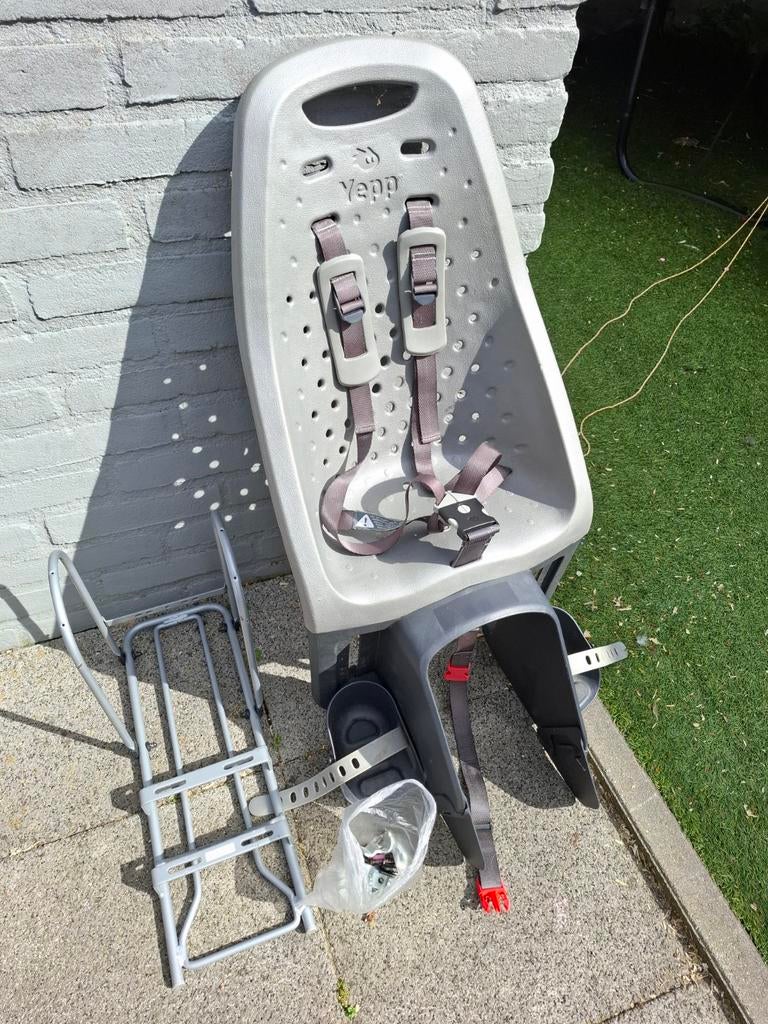 Yepp Fietsstoeltje met Verstelbare Voetsteunen en Drager, Ophalen, Achterzitje, Yepp, Gebruikt