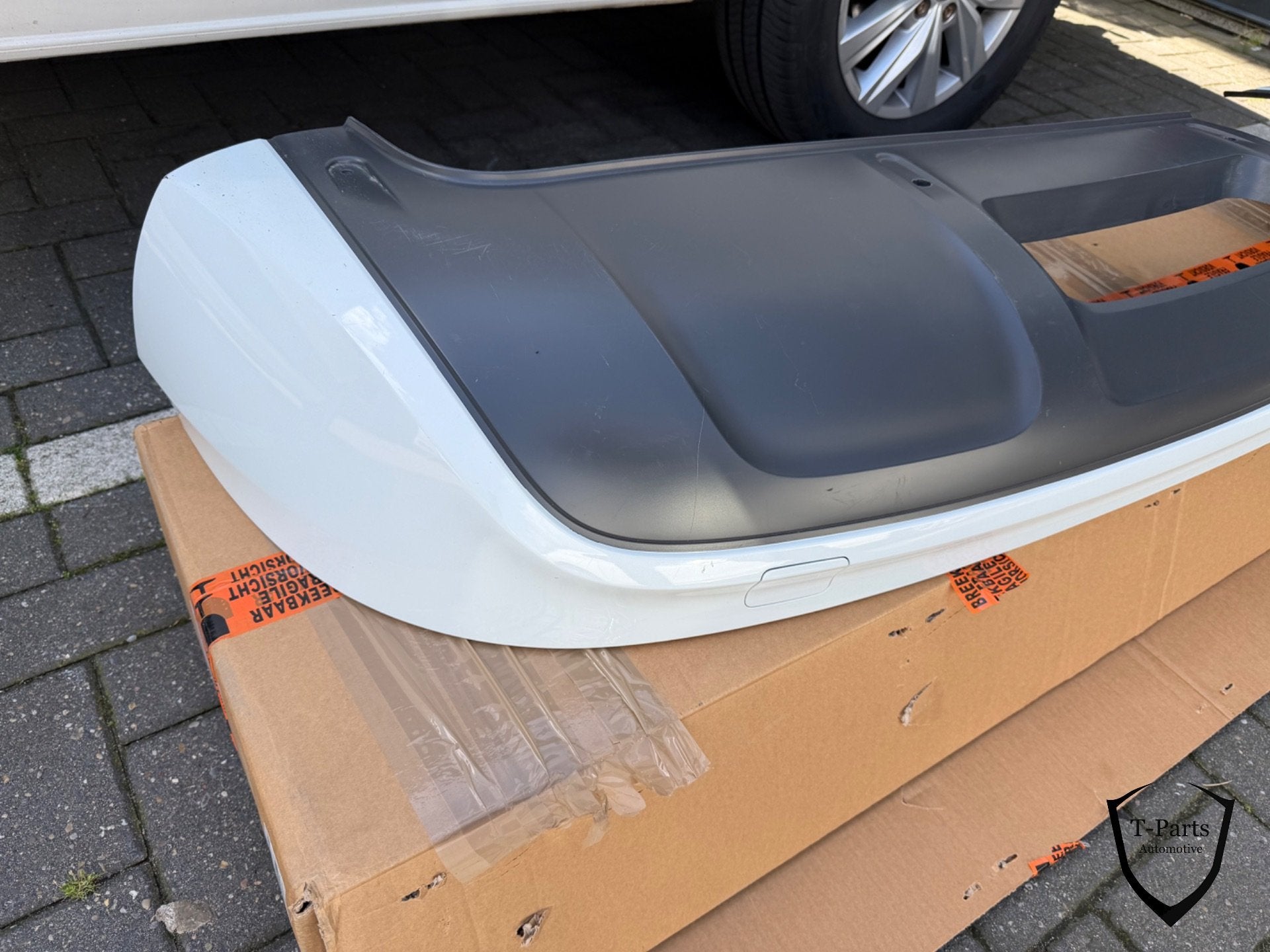 Audi q5 achterbumper spoiler 8u0807521, Gebruikt, AUDI AG, Auto-Union-Strasse 1
85045  Ingolstadt, DE, Kundenbetreuung@audi.de