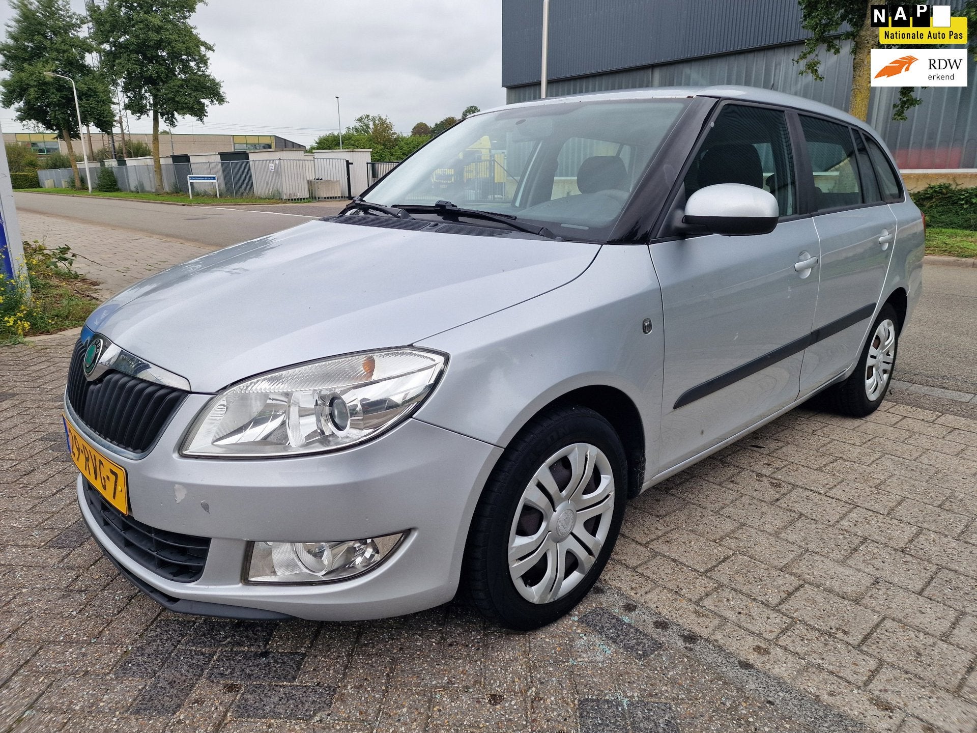 Skoda Fabia Combi 1.2 TSI Ambition, Apk, Nap, Zeer goed rijd, Auto's, Voorwielaandrijving, Euro 5, Zwart, 4 cilinders