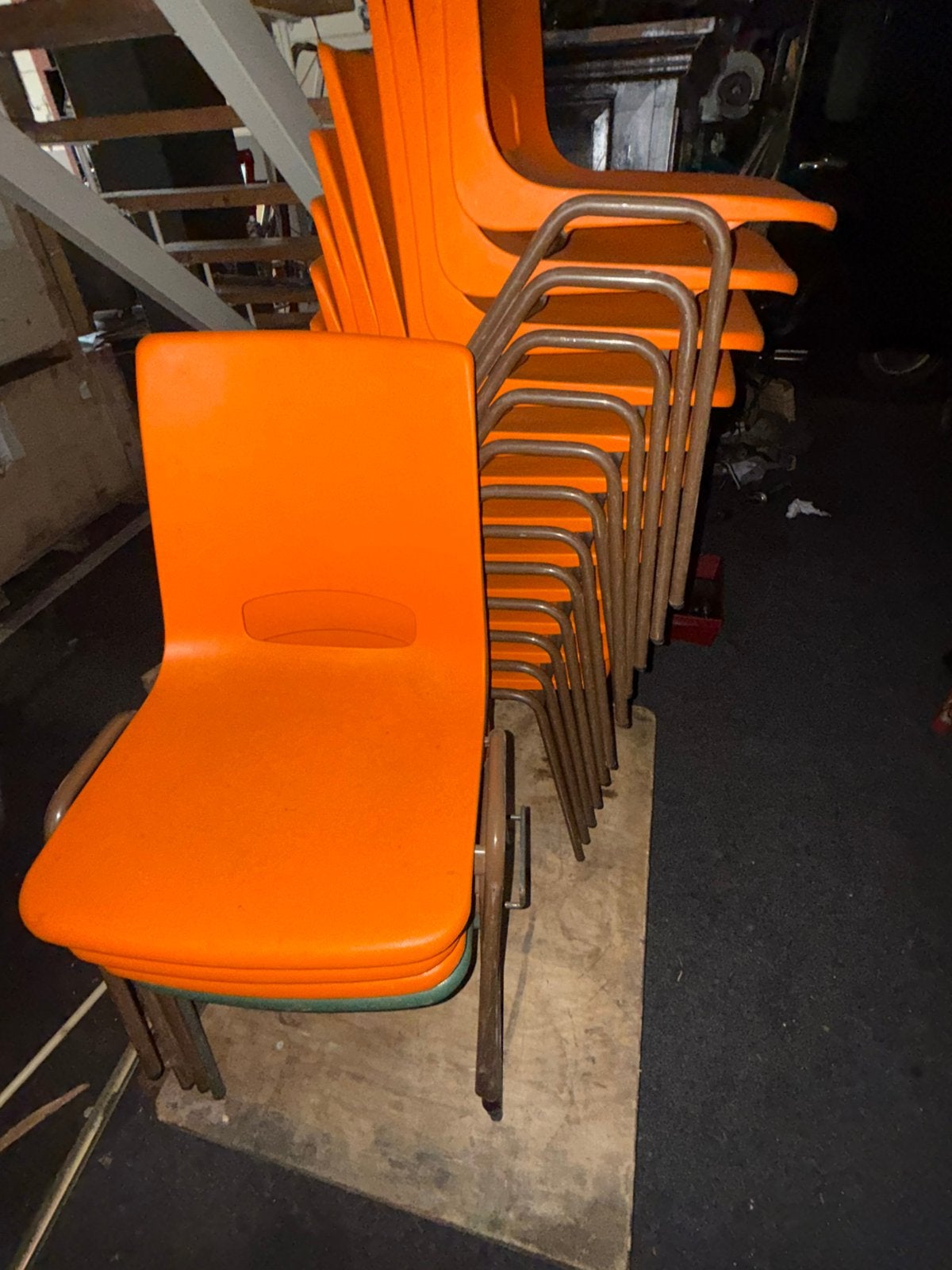 Oranje stoelen kantine, Ophalen, Zo goed als nieuw, Overige kleuren