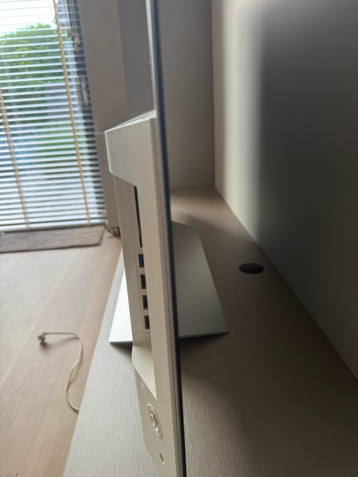 Foto 9 van LG OLED55C7V Smart TV 55 inch met muurbeugel