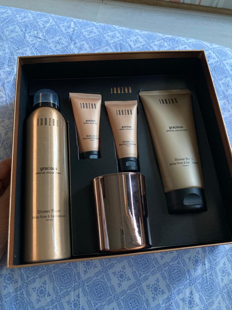 janzen gift set, Sieraden, Tassen en Uiterlijk, Uiterlijk | Lichaamsverzorging, Ophalen of Verzenden, Nieuw, Bad & Douche