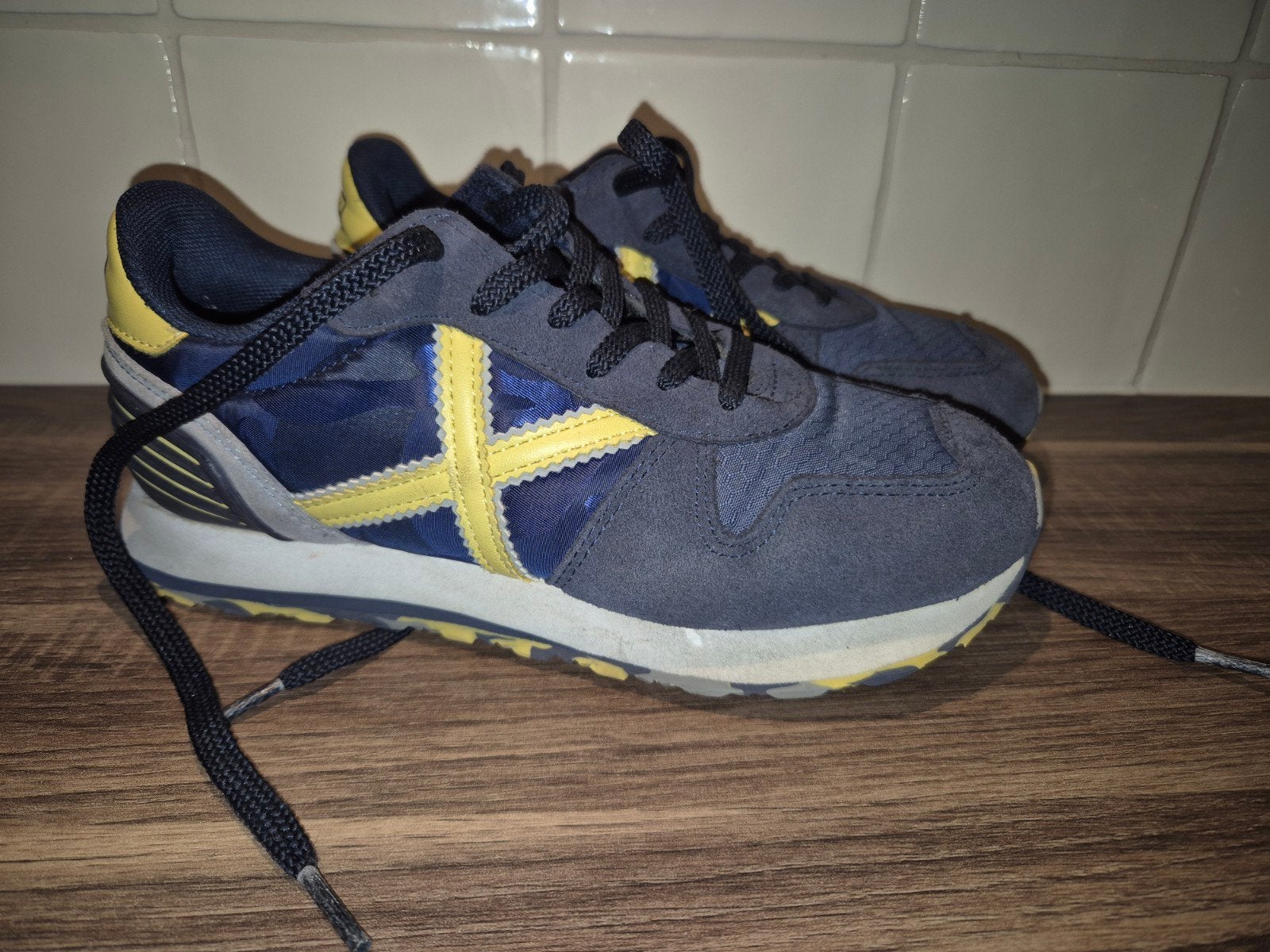 Munich Sneakers Maat 36, Munich, Schoenen, Ophalen of Verzenden, Zo goed als nieuw