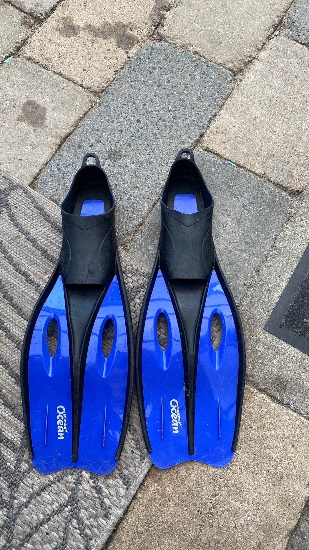 2 paar flippers maat 31-33 en 35-37 €5,- per paar., Ophalen of Verzenden, Zo goed als nieuw, Snorkelvinnen