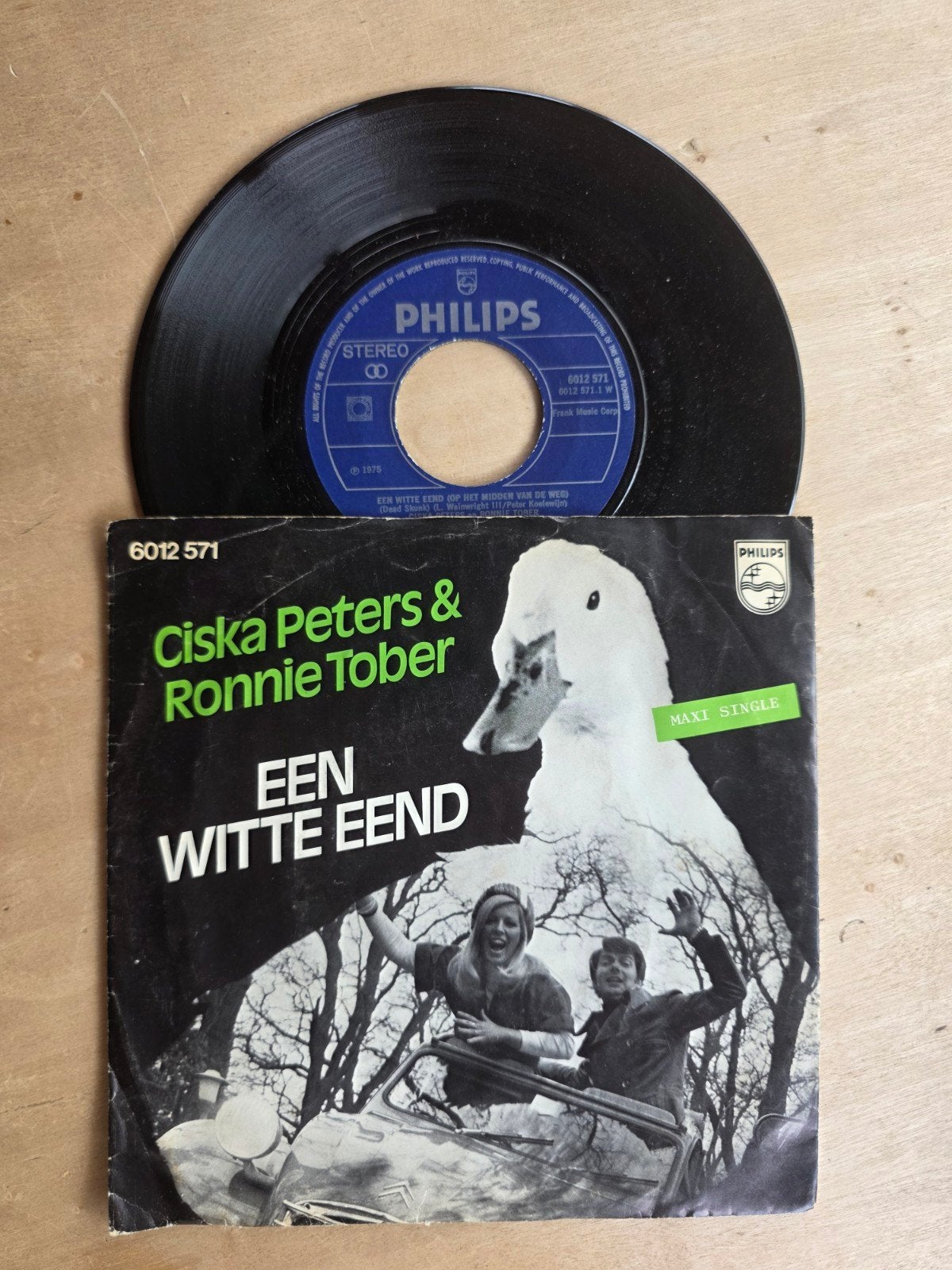 Ciska Peters & Ronnie Tober - Een witte eend, Cd's en Dvd's, Vinyl Singles, Gebruikt, Nederlandstalig, Overige typen, Beschermende buitenhoes