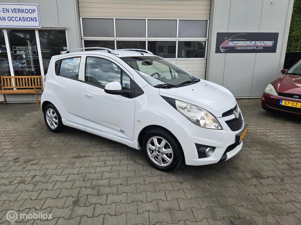 Chevrolet Spark 1.0 16V LT White Limited Edition Bi-Fuel, Euro 5, 15 km/l, 4 cilinders, Wit