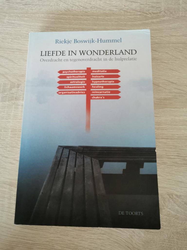 R. Boswijk-Hummel - Liefde in Wonderland, Boeken, Ophalen of Verzenden, R. Boswijk-Hummel, Ontwikkelingspsychologie, Zo goed als nieuw