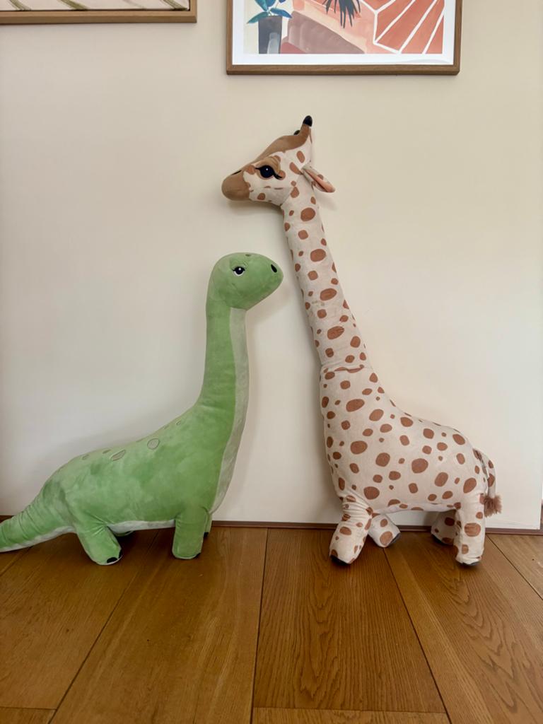 Grote knuffel giraf en dino voor bv babykamer kinderkamer, Ophalen, Giraf, Overige karakters, Zo goed als nieuw