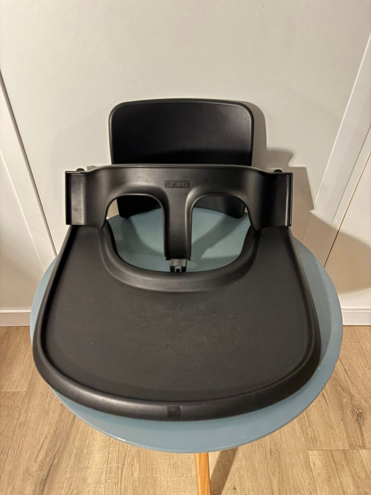 Stokke tripp trapp babyset en tray / eetblad zwart, Ophalen of Verzenden, Zo goed als nieuw, Meegroeistoel