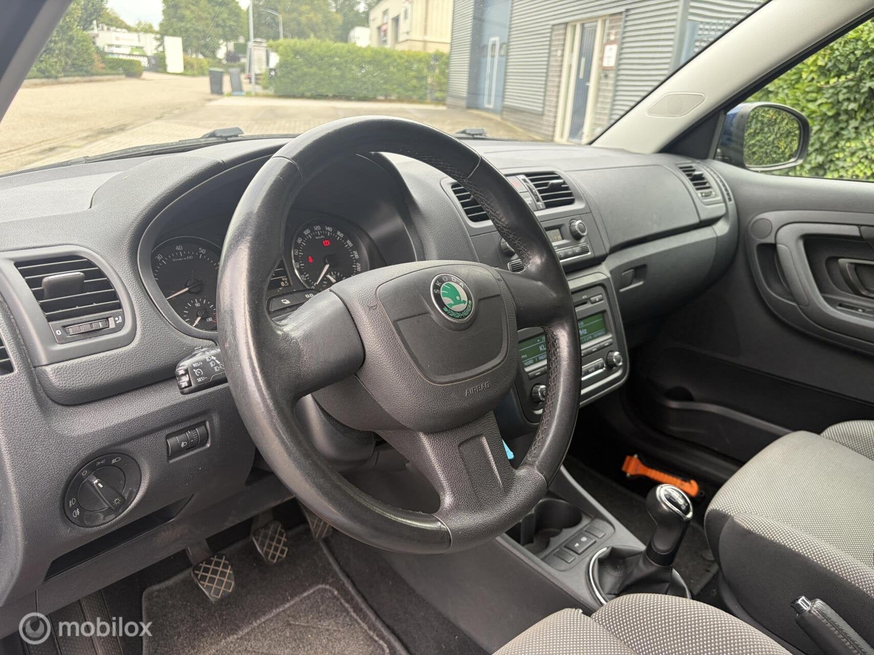 Skoda Fabia 1.2 TSI Dynamic CLIMA / CRUISE / LMV / SUPER OND, Voorwielaandrijving, Euro 5, Zwart, 4 cilinders