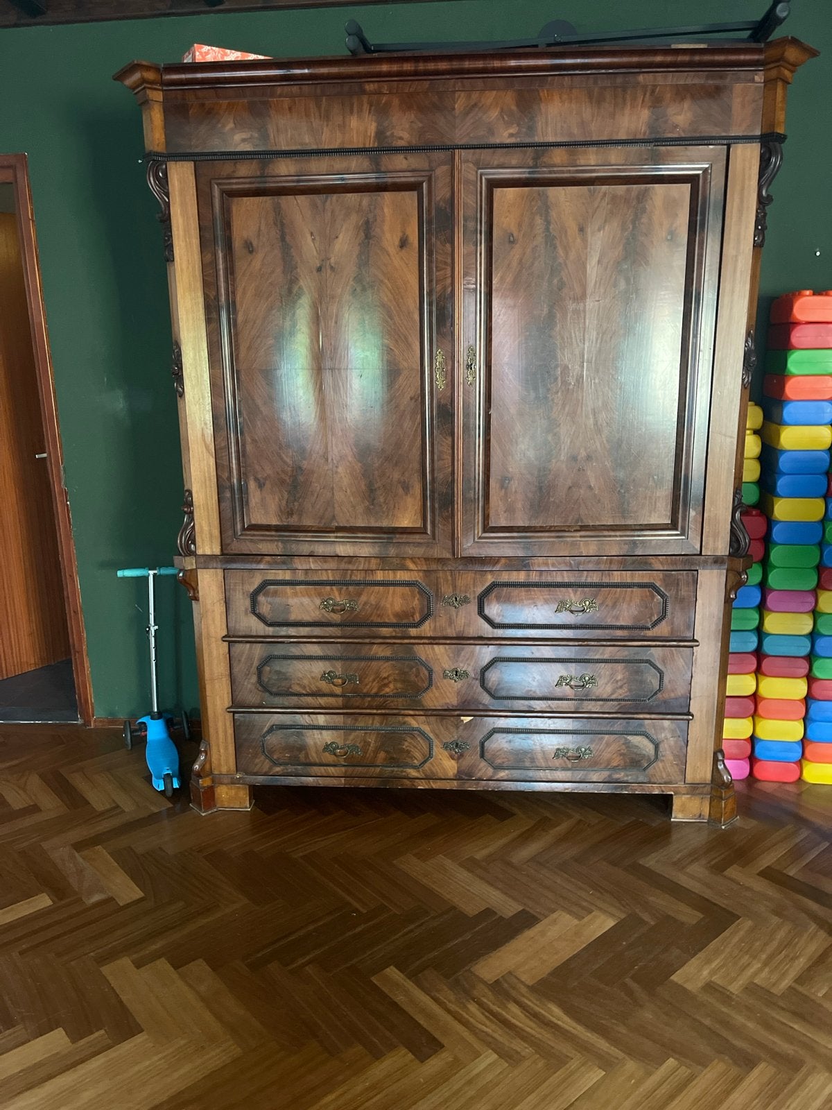 Prachtige antieke kast, deels gerestaureerd, Ophalen