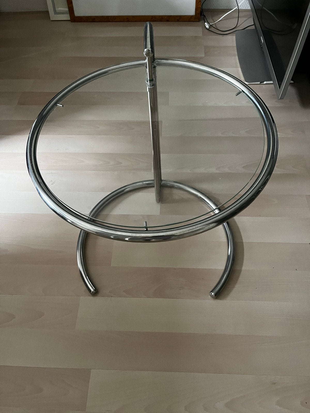 Bijzettafel van chroom en glas toegeschteven aan E-1027, Ophalen, Minder dan 45 cm, Minder dan 55 cm, Gebruikt