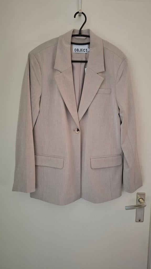 Nieuwe blazer met broek van Object (AANBIEDING), Kleding | Dames, Jasjes, Kostuums en Pakken, Ophalen, Kostuum of Pak, Beige, Nieuw