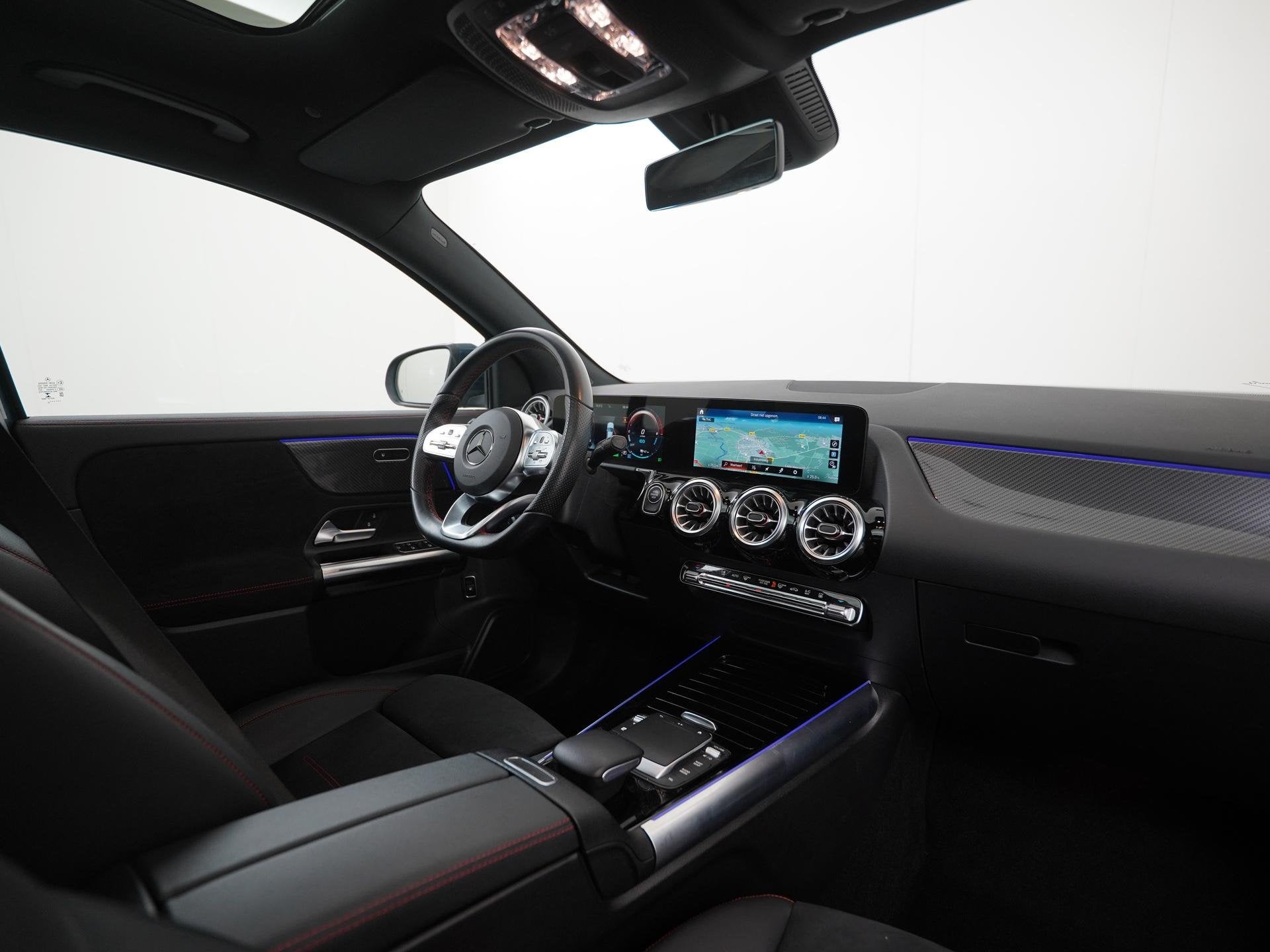 Mercedes-Benz GLA-klasse 250e AMG Line | Panoramadak | Head, Auto's, 12 maanden, Leder en Stof, Bedrijf, Hybride Elektrisch/Benzine