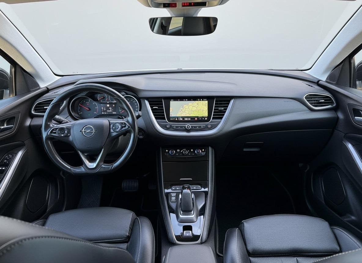 Opel Grandland X 1.6 Turbo Hybrid Ultimate TREKHAAK - LEER -, 228 pk, Euro 6, 4 cilinders, Zwart