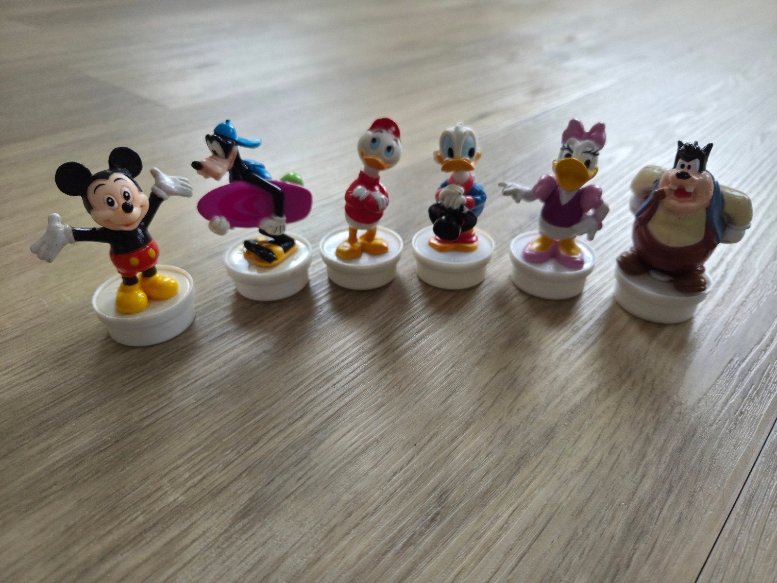 Disney Nestlé dop figuurtjes, Verzamelen, Disney, Ophalen of Verzenden, Mickey Mouse, Zo goed als nieuw, Beeldje of Figuurtje