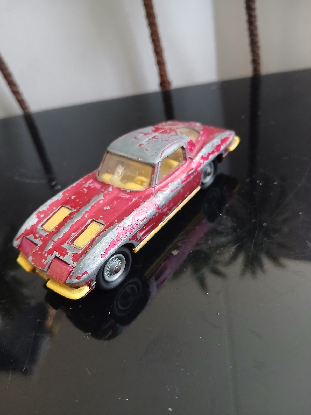 Chevrolet Corvette Sting Ray. Corgi toys, opknapper, Ophalen of Verzenden, Gebruikt, Auto, Corgi