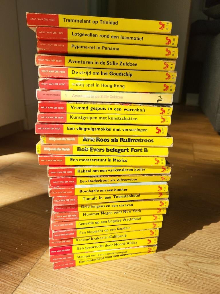 25 Bob Evers boekjes - Willy van der Heide, Ophalen, Gelezen, Willy van der Heide