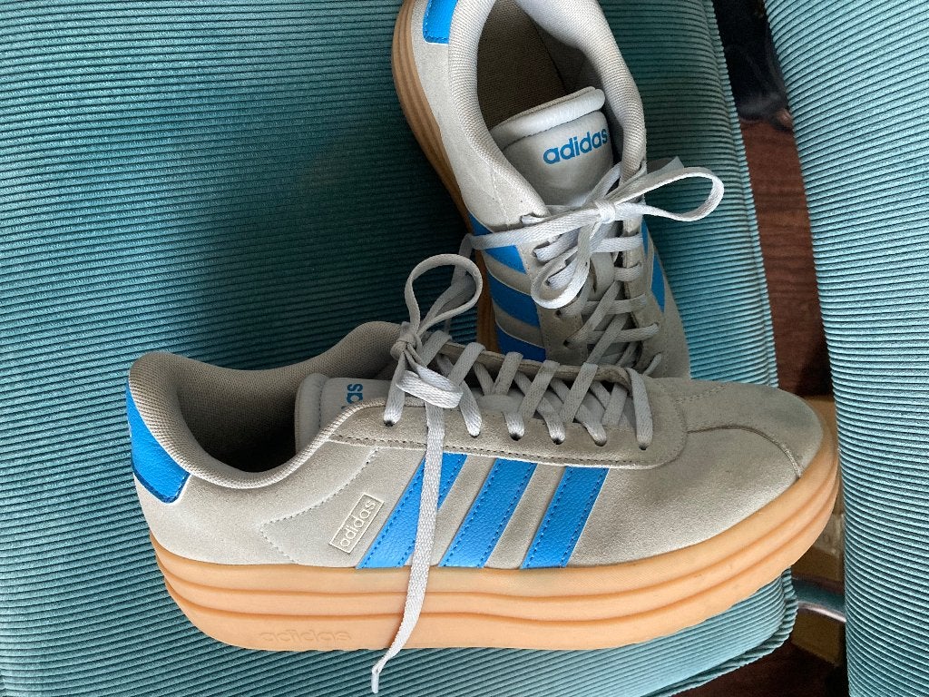 Adidas maat 40, Ophalen of Verzenden, Grijs, Sneakers of Gympen, Zo goed als nieuw