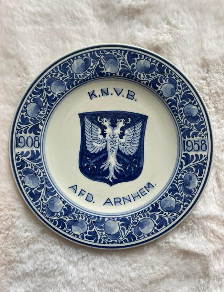 Delfts blauw wandbord herdenking oprichting K. N. V. B., Antiek en Kunst, Antiek | Wandborden en Tegels, Ophalen of Verzenden