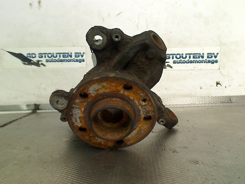 Fusee Rechts Voor Volvo V70 (BW) (2010-10/2015-12), Gebruikt, Siegburger Straße 229, Köln 50679, , Duitsland, Info@volvocars.com