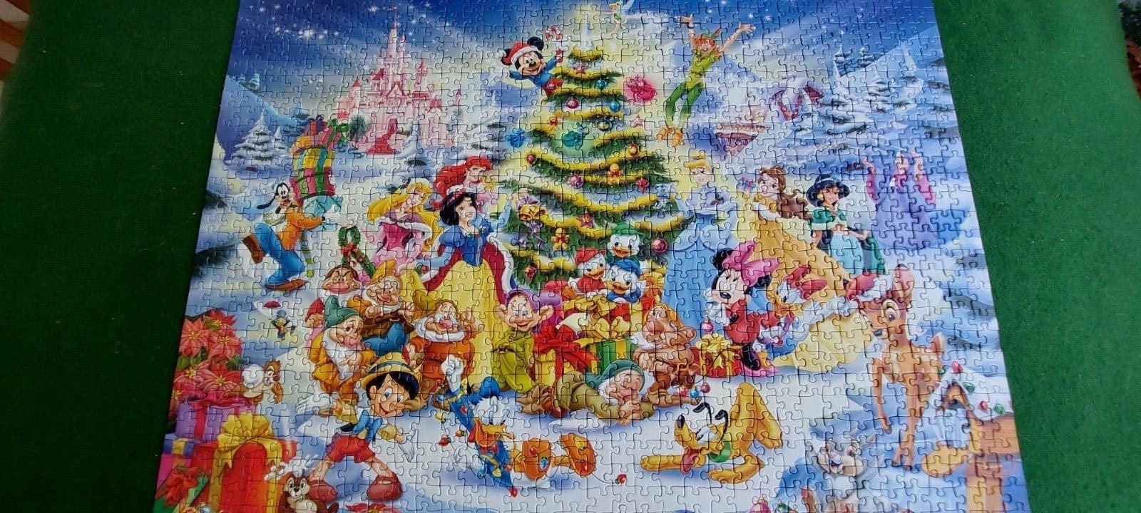DISNEY MET KERSTMIS.geweldig leuke puzzel. 1000STUKJES., Hobby en Vrije tijd, Denksport en Puzzels, Ophalen of Verzenden, 500 t/m 1500 stukjes