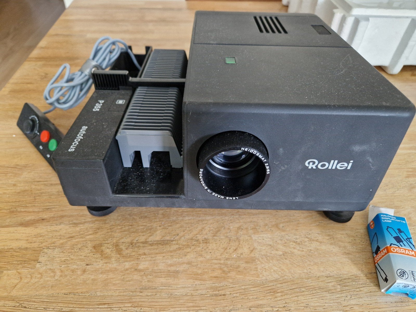 diaprojector Rollei P355 autofocus, met reservelamp., Audio, Tv en Foto, Diaprojectors, Ophalen