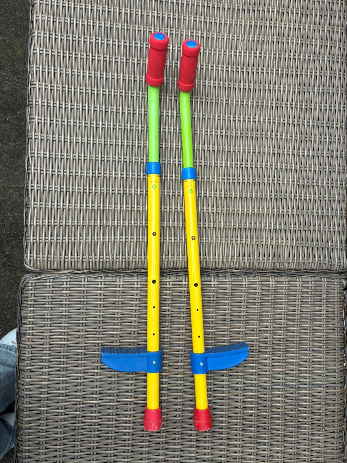 Kinder stelten, Ophalen, Zo goed als nieuw