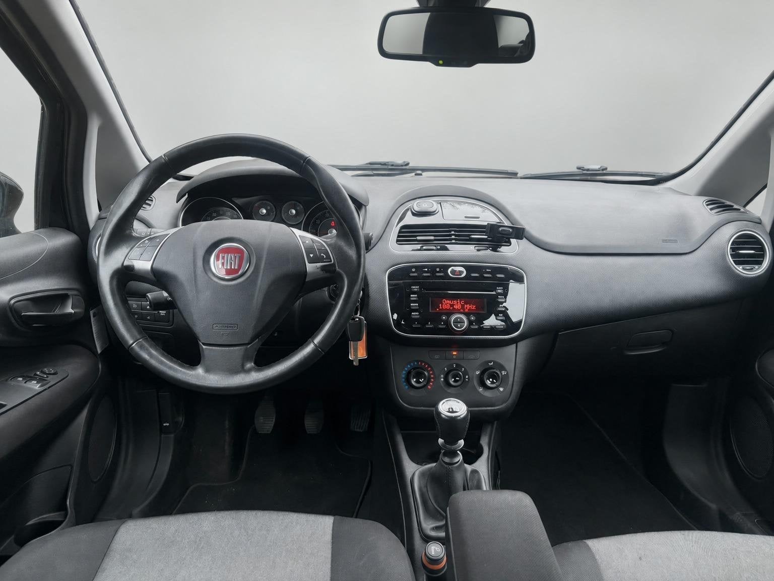 Fiat Punto Evo 0.9 TwinAir Street NIEUWE APK, Auto's, Gebruikt, Euro 6, Origineel Nederlands, Bedrijf
