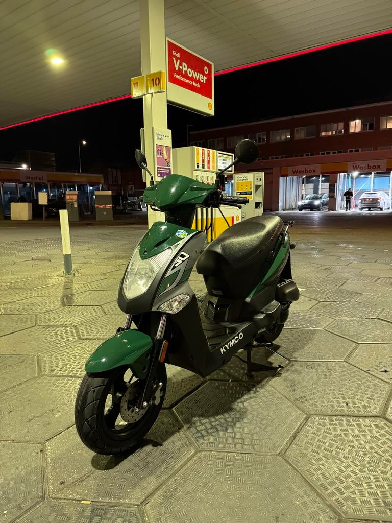 Kymco Agility 50, Fietsen en Brommers, Scooters | Kymco, Ophalen, Maximaal 45 km/u, Zo goed als nieuw, 51 cc