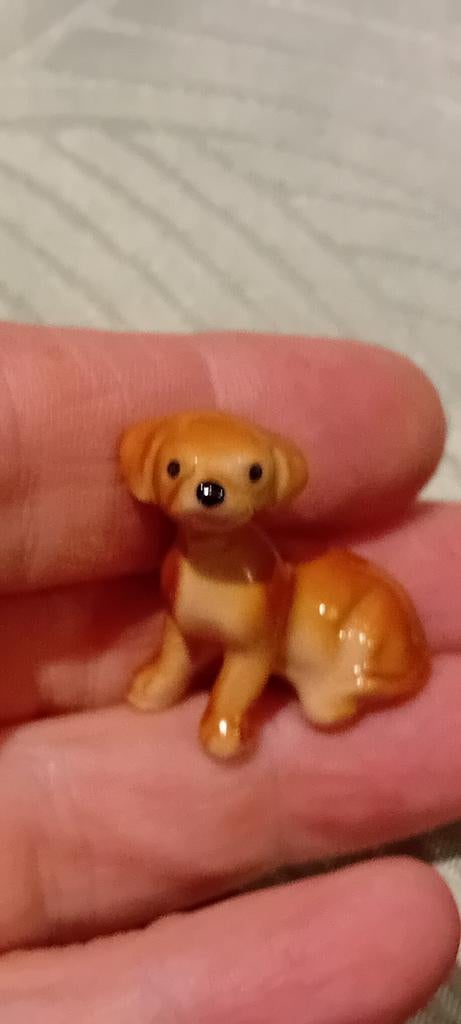 Schattige porseleinen miniatuur hondje, Ophalen of Verzenden