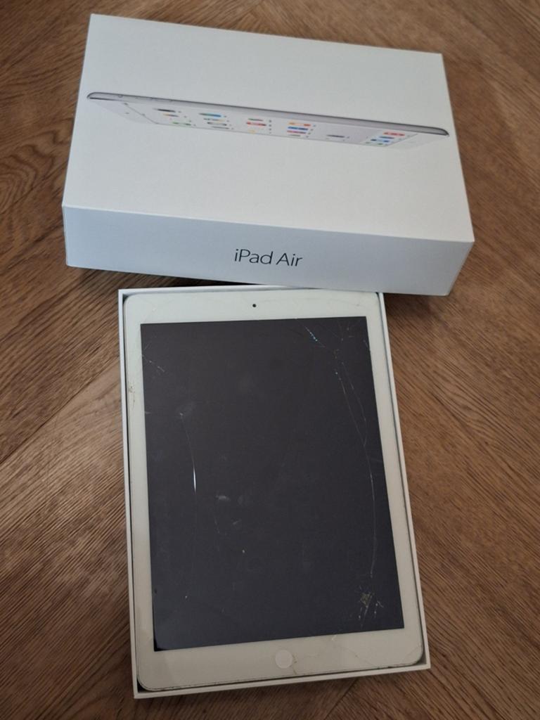 Apple iPad Air A1474, Computers en Software, Apple iPads, 10 inch, Gebruikt, Apple iPad Air, Ophalen of Verzenden