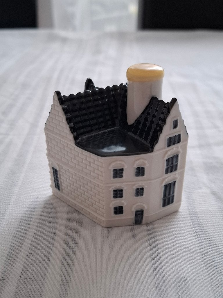 KLM huisje 105, Verzamelen, KLM Huisjes, Ophalen of Verzenden, Nieuw, 81 t/m 91, Gevuld