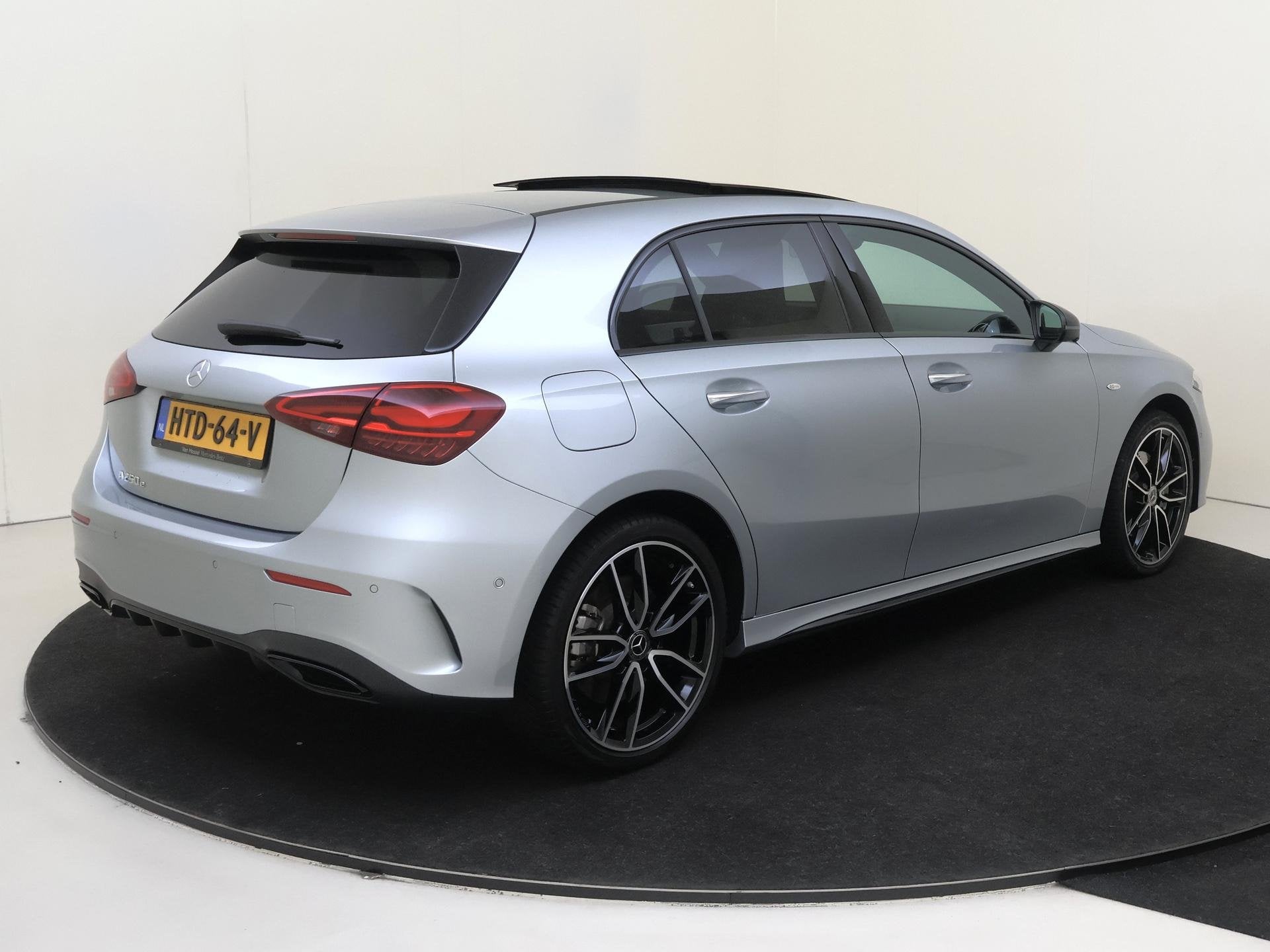 Mercedes-Benz A-klasse 250 e Business Solution AMG Premium P, Auto's, Gebruikt, 4 cilinders, Bedrijf, Hybride Elektrisch/Benzine